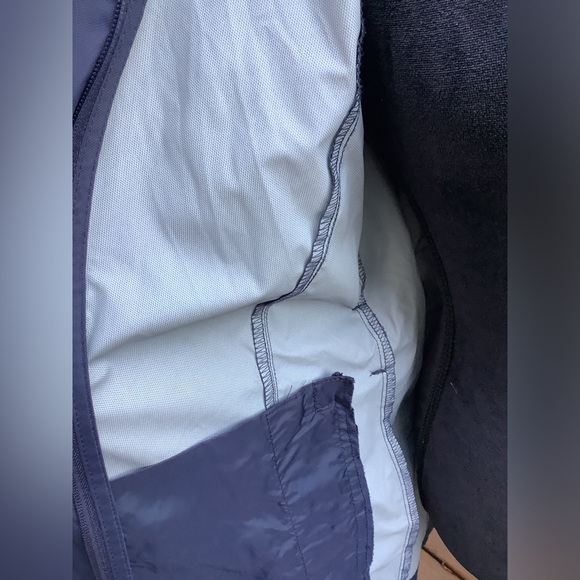 Waterproof Columbia jacked ☔️☔️ - Picture 5 of 11